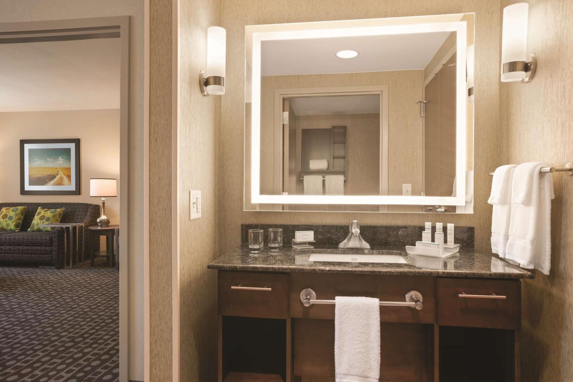 โฮมวูด สวีท บาย ฮิลตัน แอนกี Hotel แอนเคนี ภายนอก รูปภาพ
